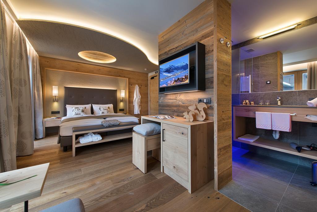 Hotel Roberta Alpine Adults Only Livigno Bagian luar foto