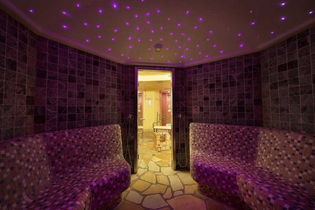 Hotel Roberta Alpine Adults Only Livigno Bagian luar foto