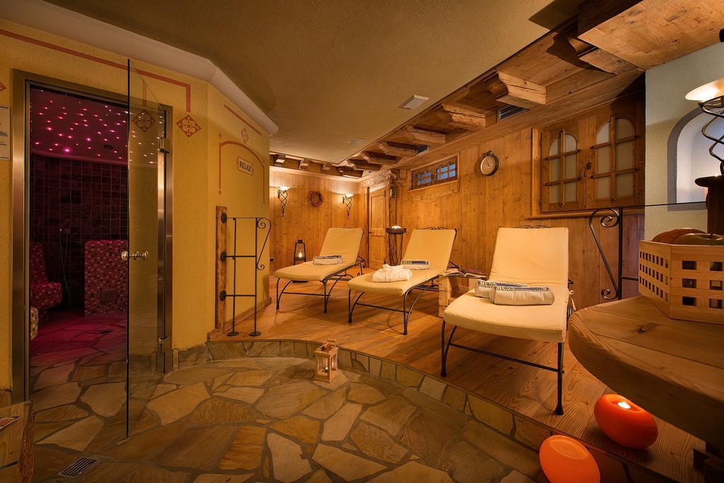 Hotel Roberta Alpine Adults Only Livigno Bagian luar foto