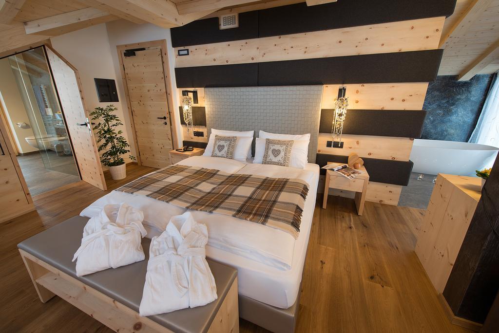 Hotel Roberta Alpine Adults Only Livigno Bagian luar foto