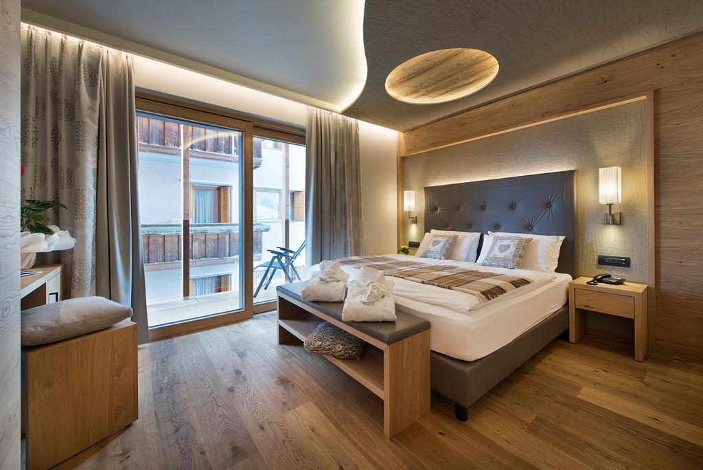 Hotel Roberta Alpine Adults Only Livigno Bagian luar foto