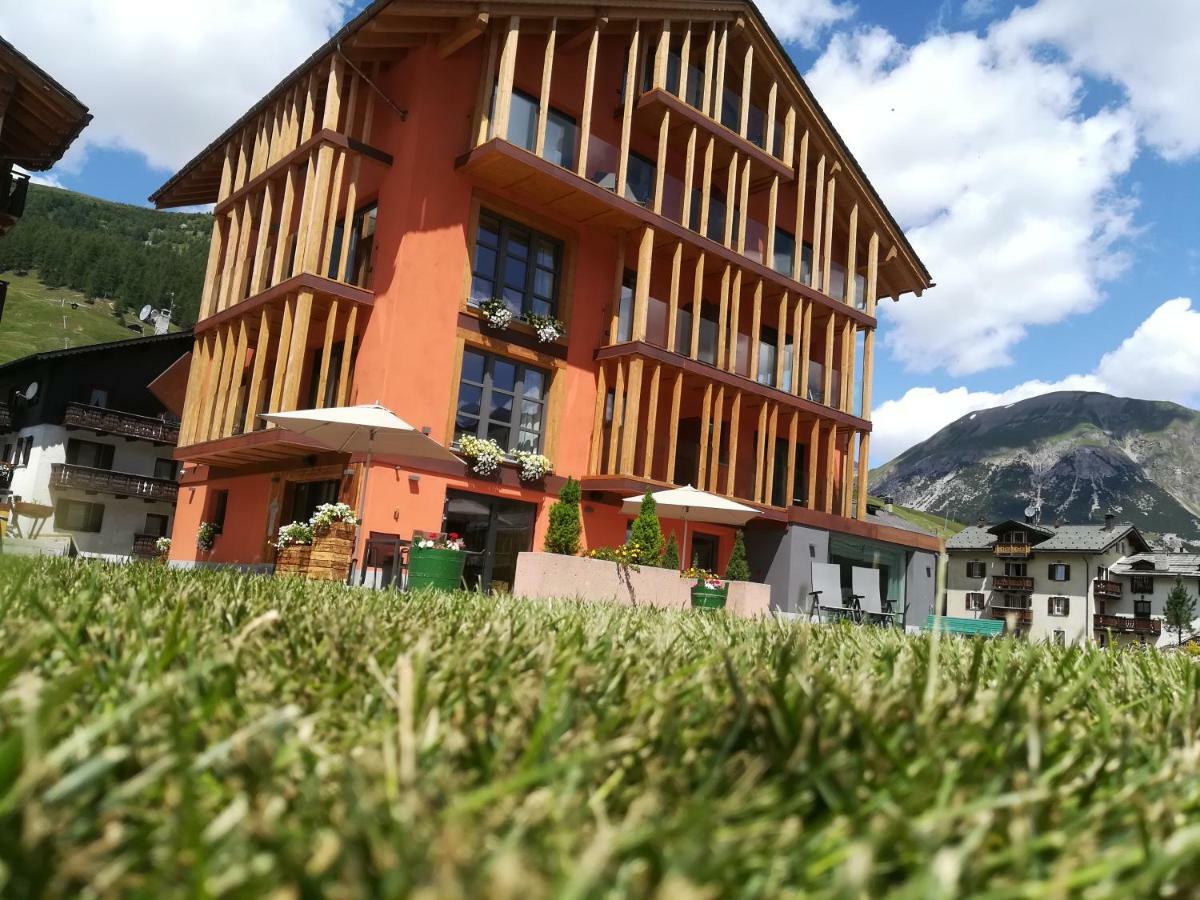 Hotel Roberta Alpine Adults Only Livigno Bagian luar foto